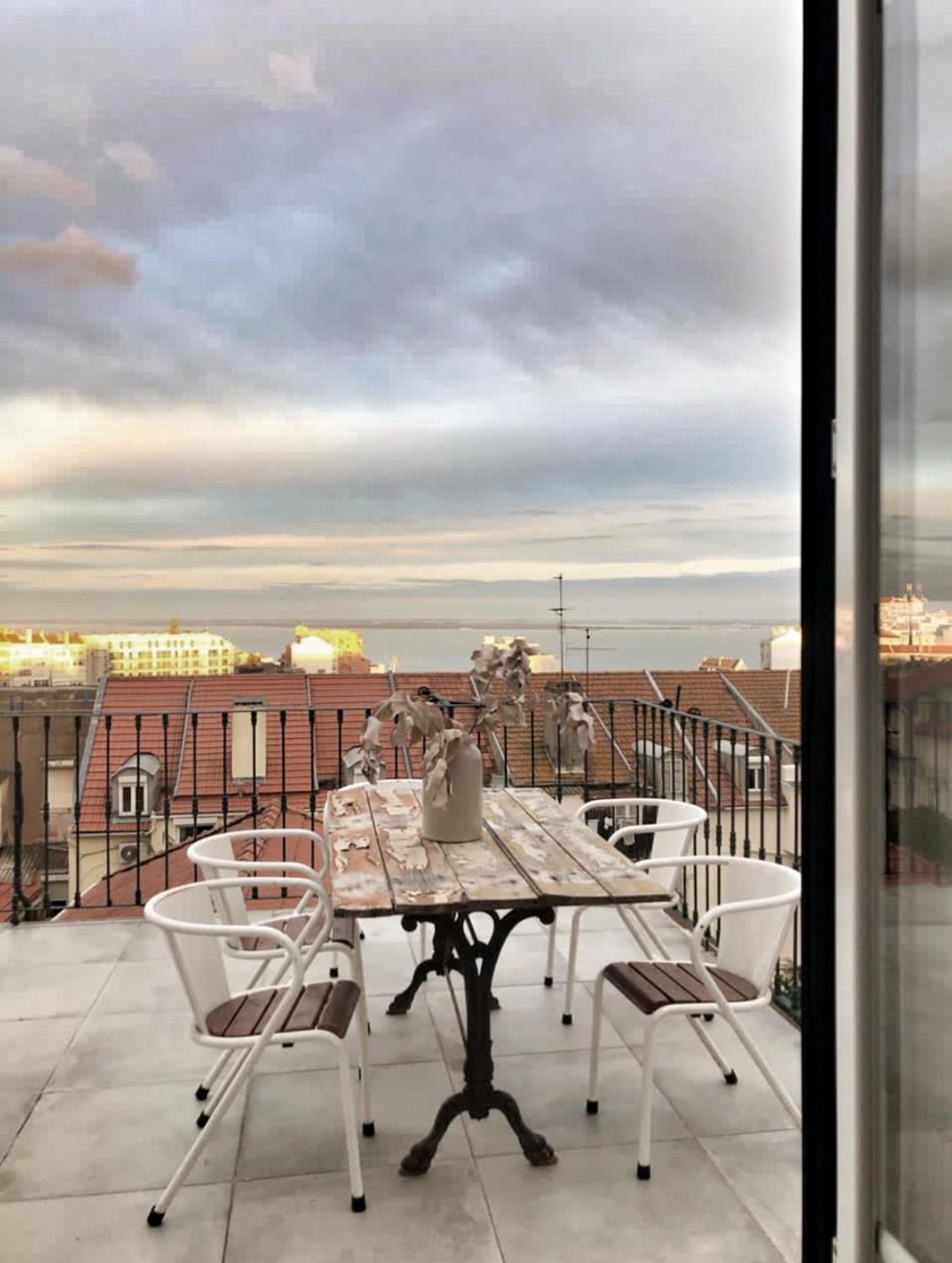 Grace River Apartment *